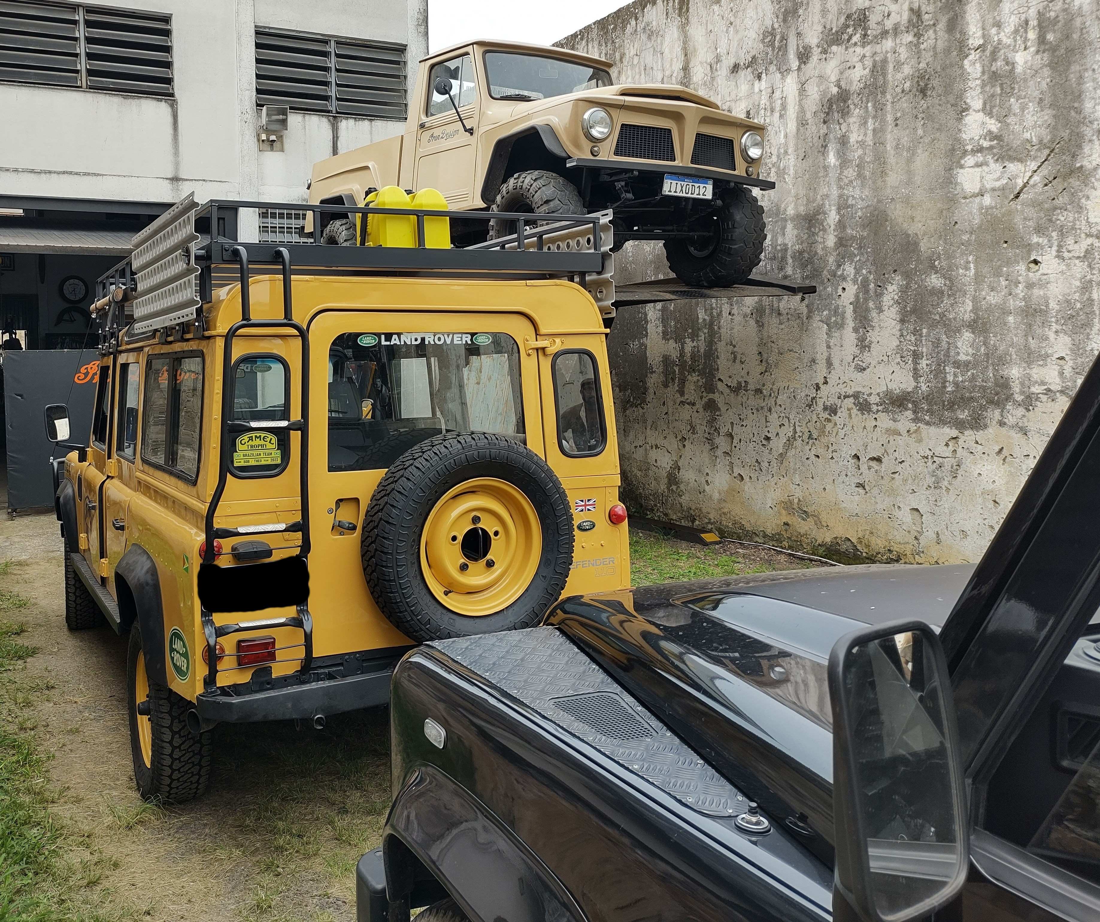 Land Rover Defender